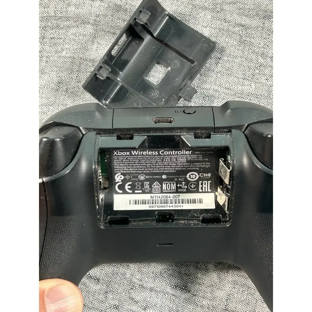 Microsoft Xbox One Wireless Controller Black 1914 Video Games PC Not Tested